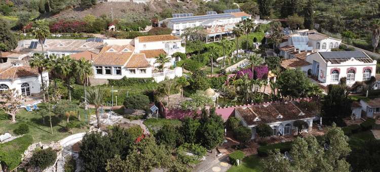 Herzheilungs-Woche in der idyllisch in einer Talsenke gelegenen Casa el Morisco in Andalusien.