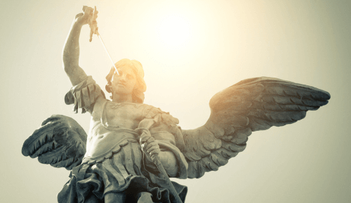 Erzengel Metatron mit seinem Lichtschwert als Statue