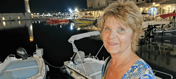 Monatsrückblick im Juni 2024: Sylvia am Hafen von Rethymnon auf Kreta